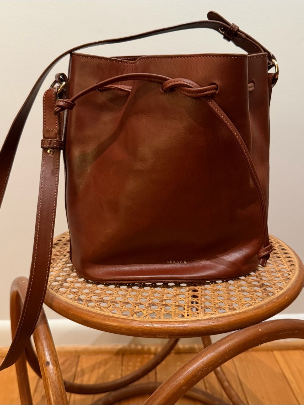 Sézane Farrow Bucket Bag - Picture 2 of 9